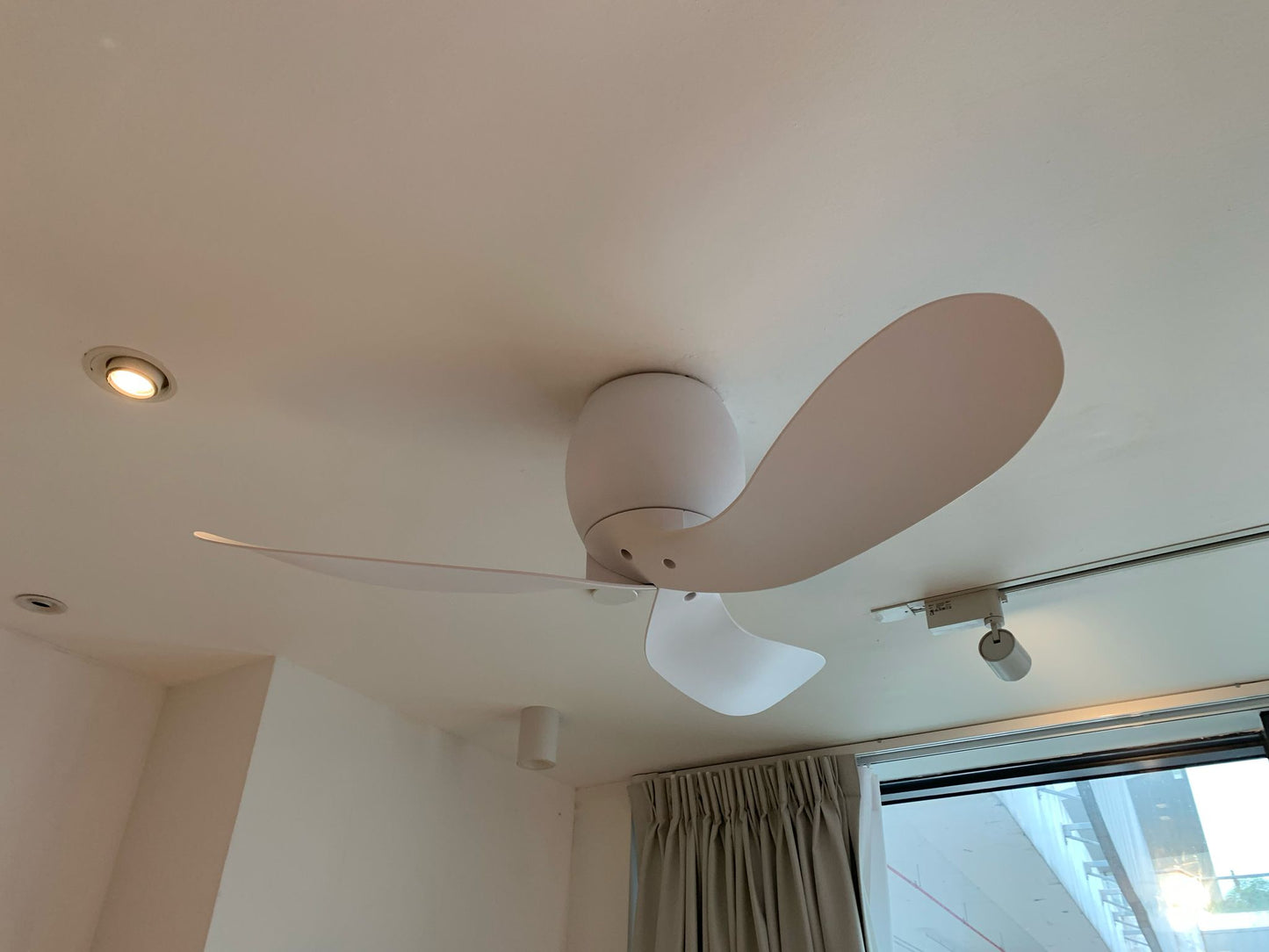 WARP 3-Blades Hugger Ceiling Fan WHITE